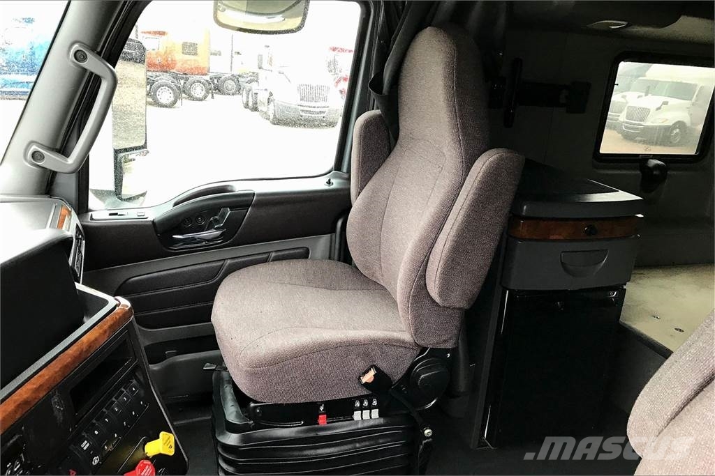 International LT625 6x4 Prime Movers