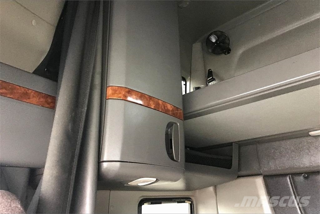 International LT625 6x4 Prime Movers