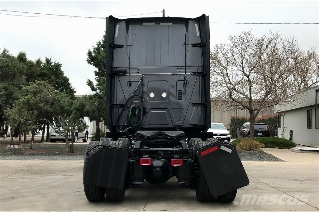 International LT625 6x4 Prime Movers
