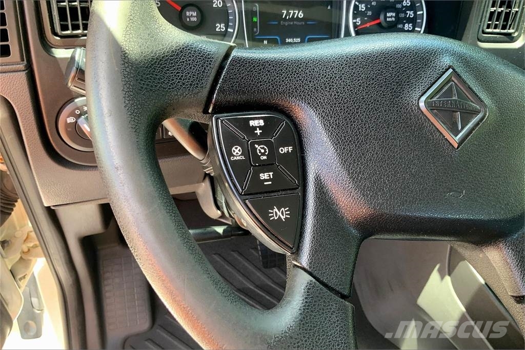 International LT625 6x4 Влекачи