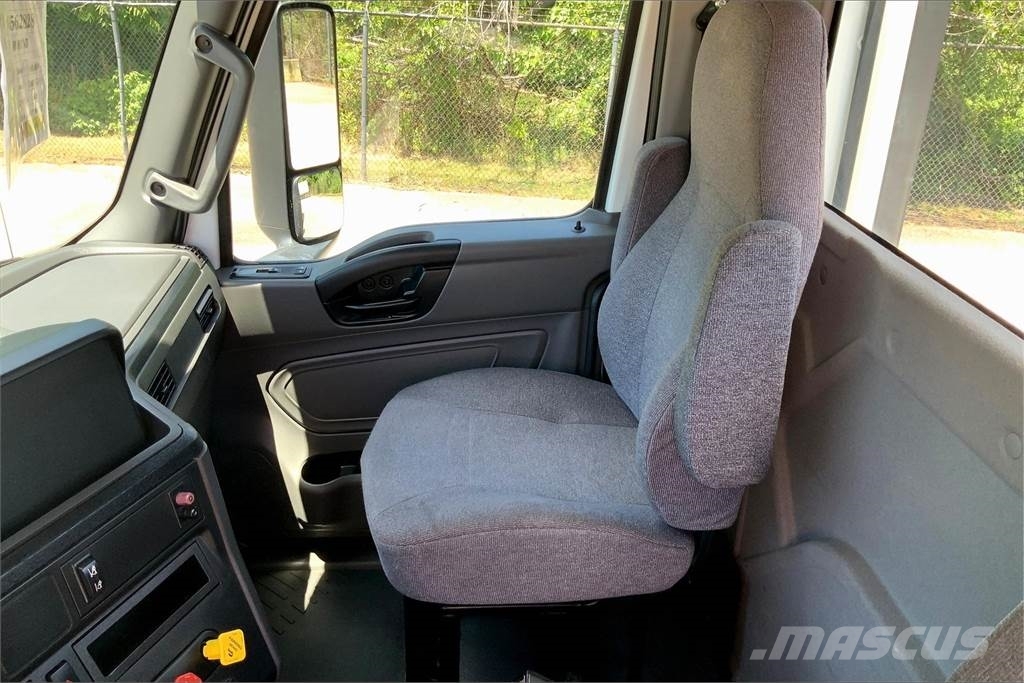 International LT625 6x4 Влекачи