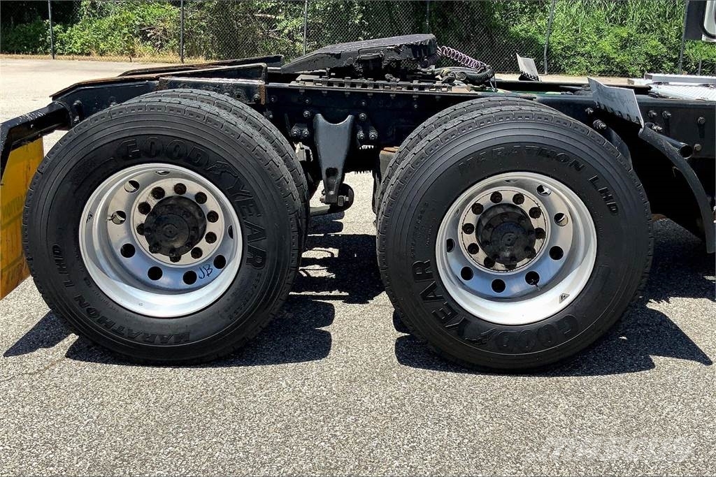 International LT625 6x4 Влекачи