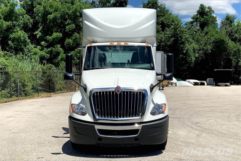 International LT625 6x4 Влекачи