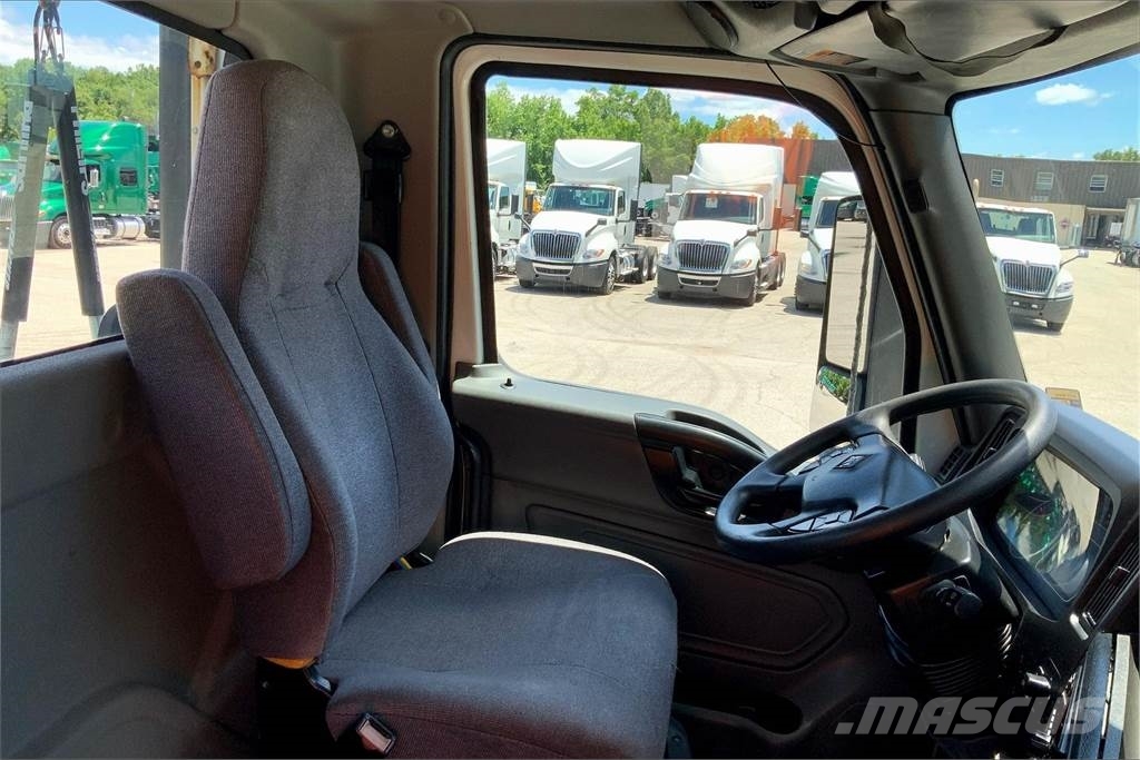 International LT625 6x4 Влекачи
