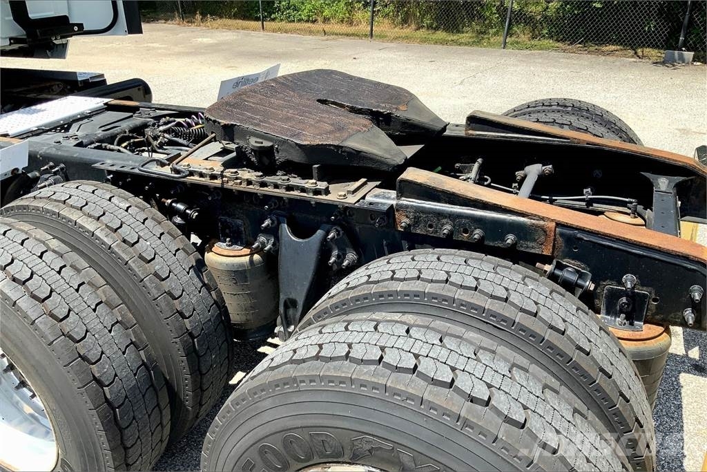 International LT625 6x4 Влекачи