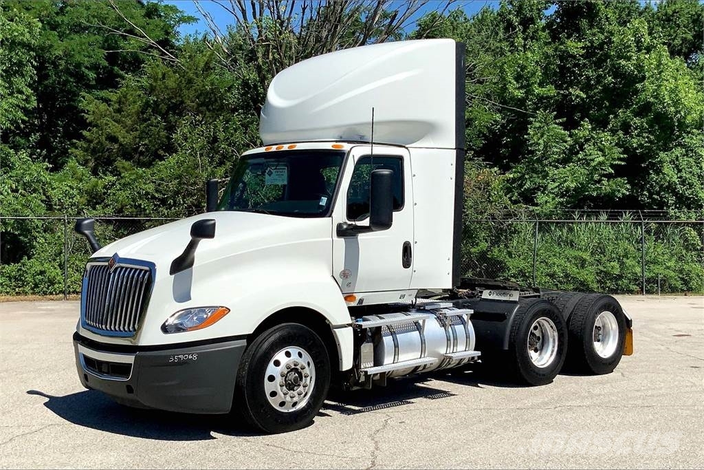 International LT625 6x4 Prime Movers