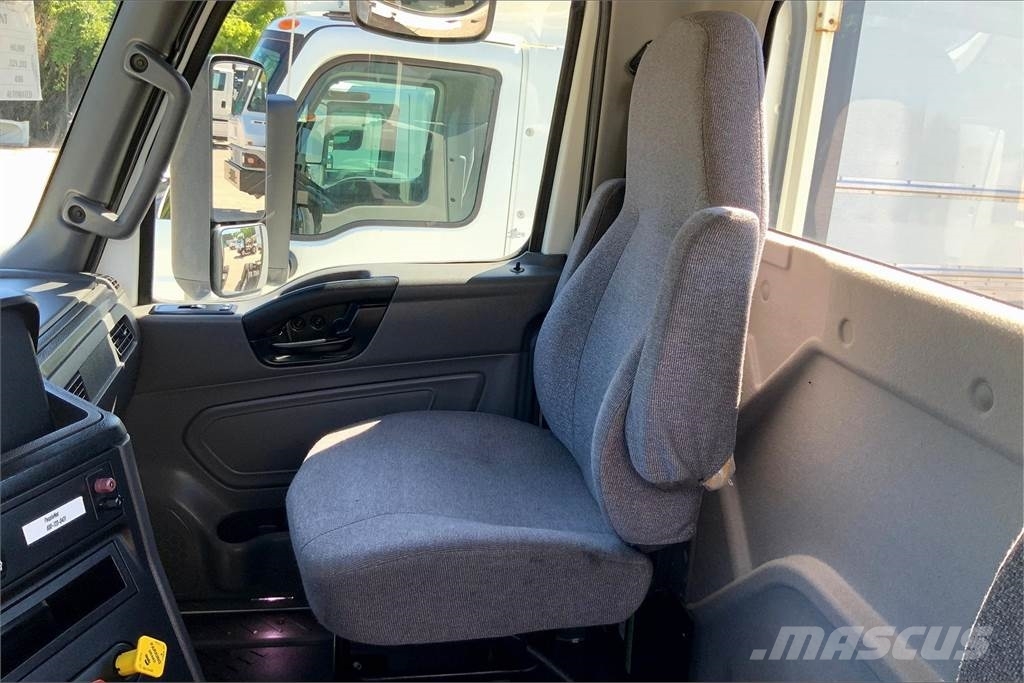 International LT625 6x4 Prime Movers