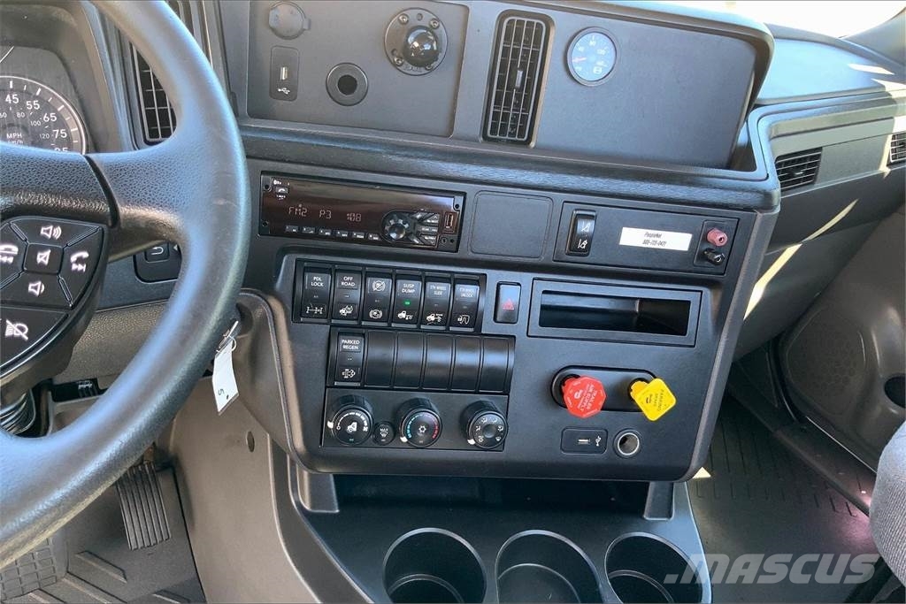 International LT625 6x4 Prime Movers