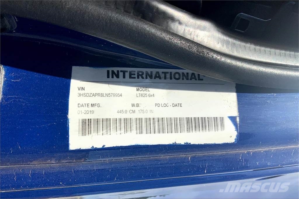 International LT625 6x4 Prime Movers