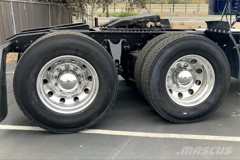 International LT625 6x4 Prime Movers