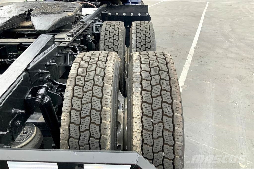International LT625 6x4 Prime Movers
