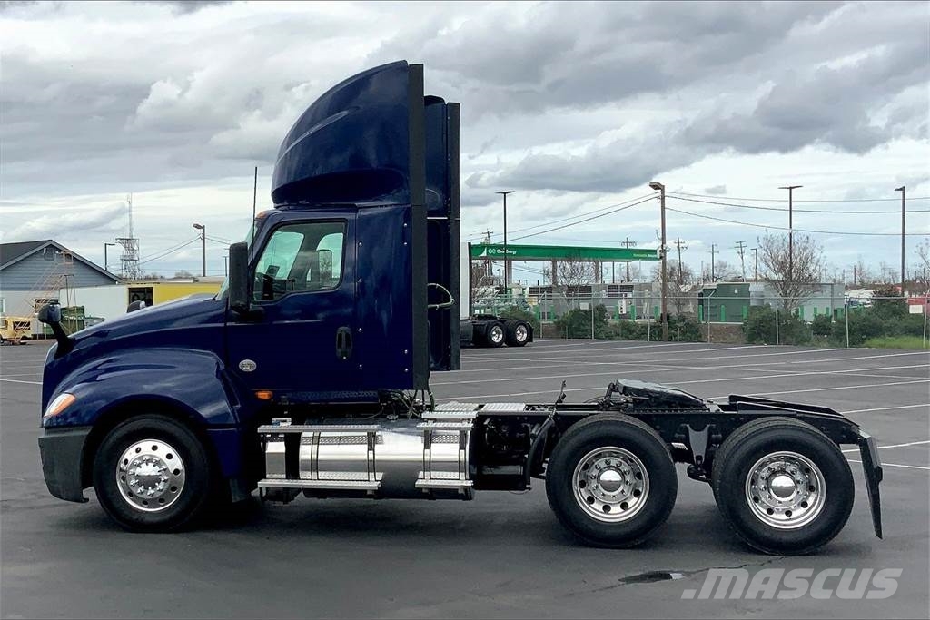 International LT625 6x4 Prime Movers