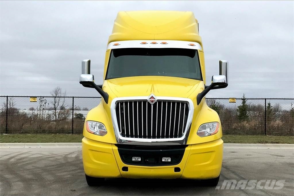International LT625 6x4 Prime Movers