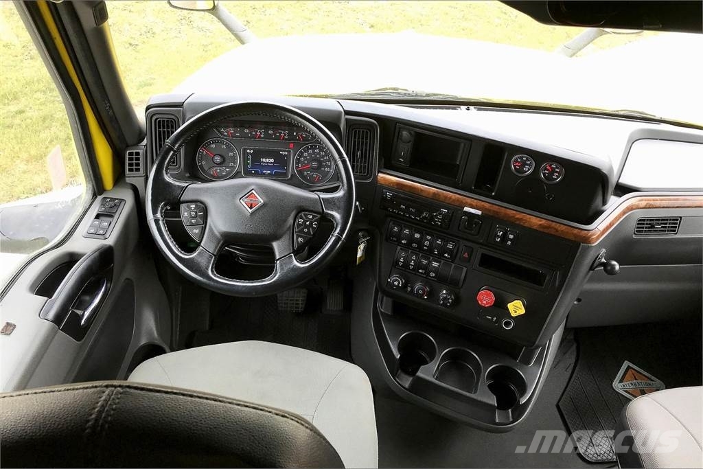 International LT625 6x4 Prime Movers