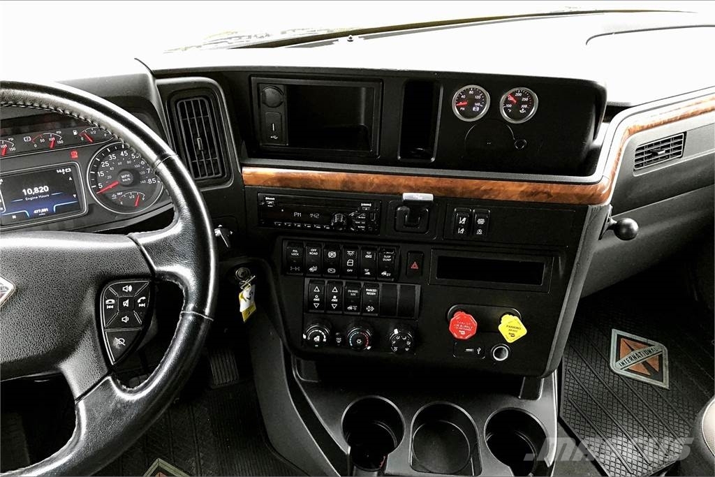 International LT625 6x4 Prime Movers