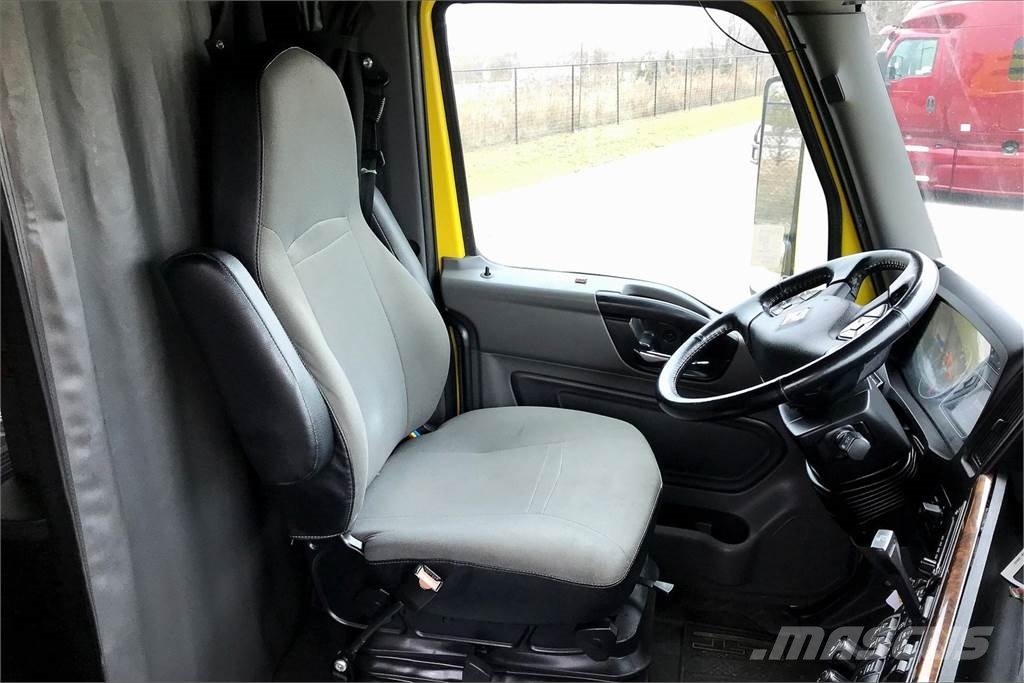 International LT625 6x4 Prime Movers