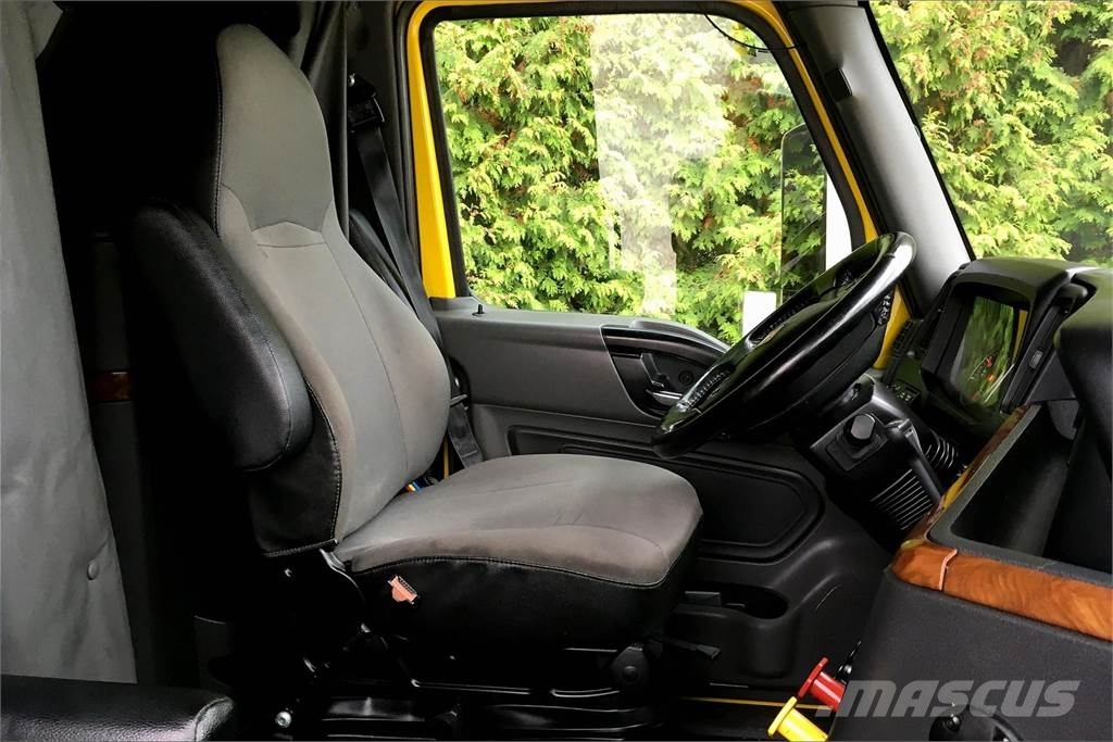 International LT625 6x4 Prime Movers
