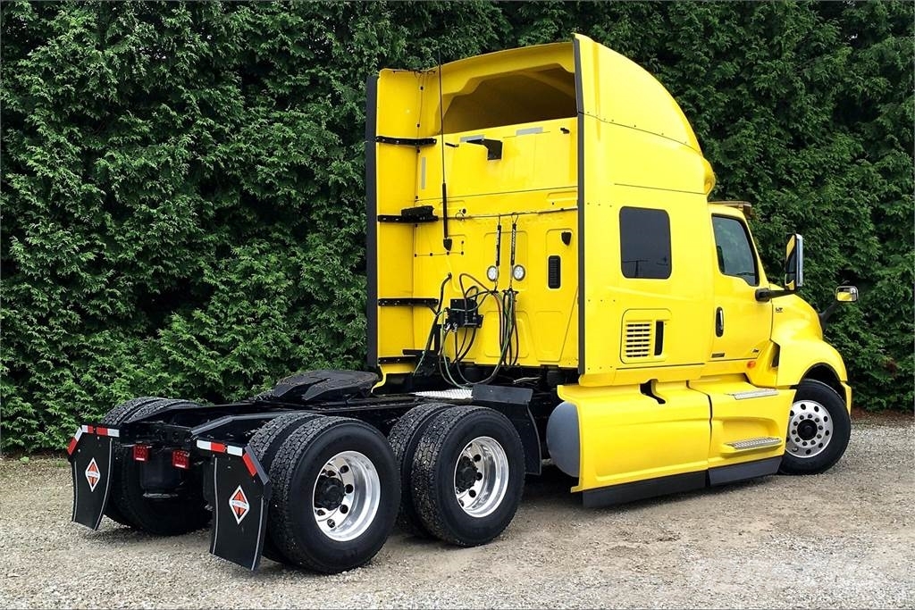 International LT625 6x4 Τράκτορες