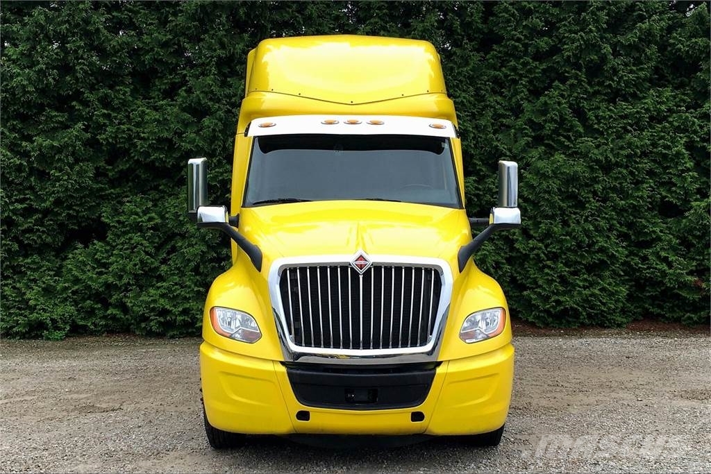 International LT625 6x4 Τράκτορες