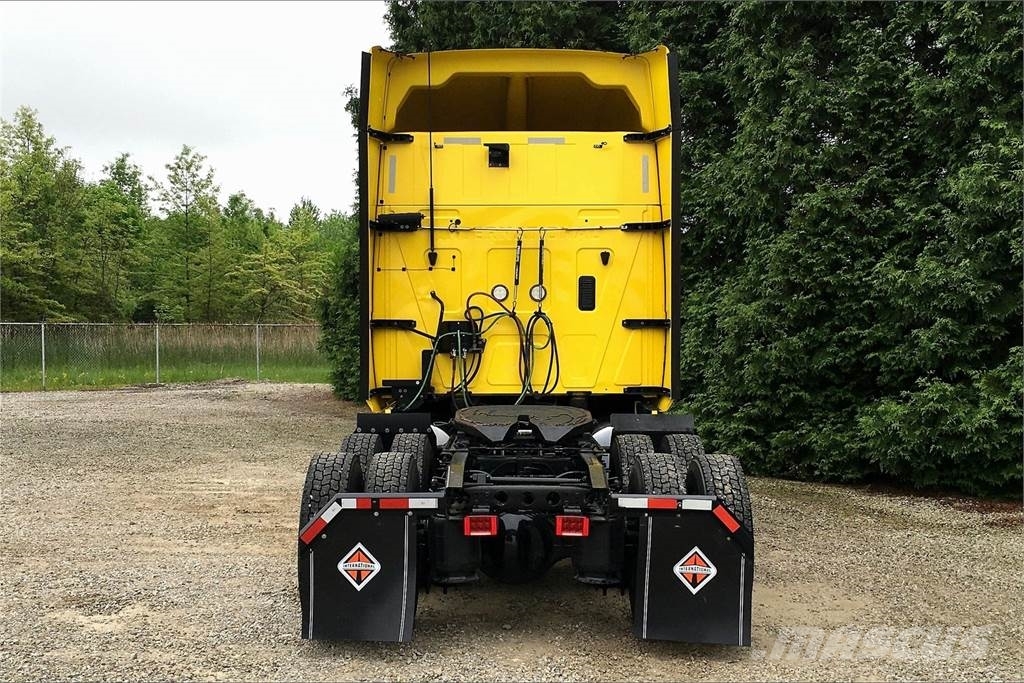 International LT625 6x4 Τράκτορες