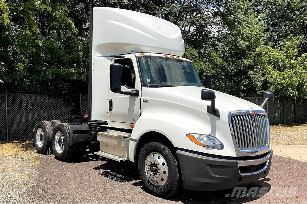 International LT625 6x4 Prime Movers