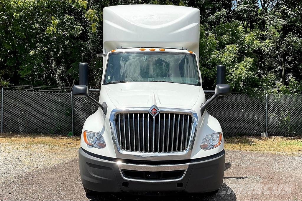 International LT625 6x4 Prime Movers