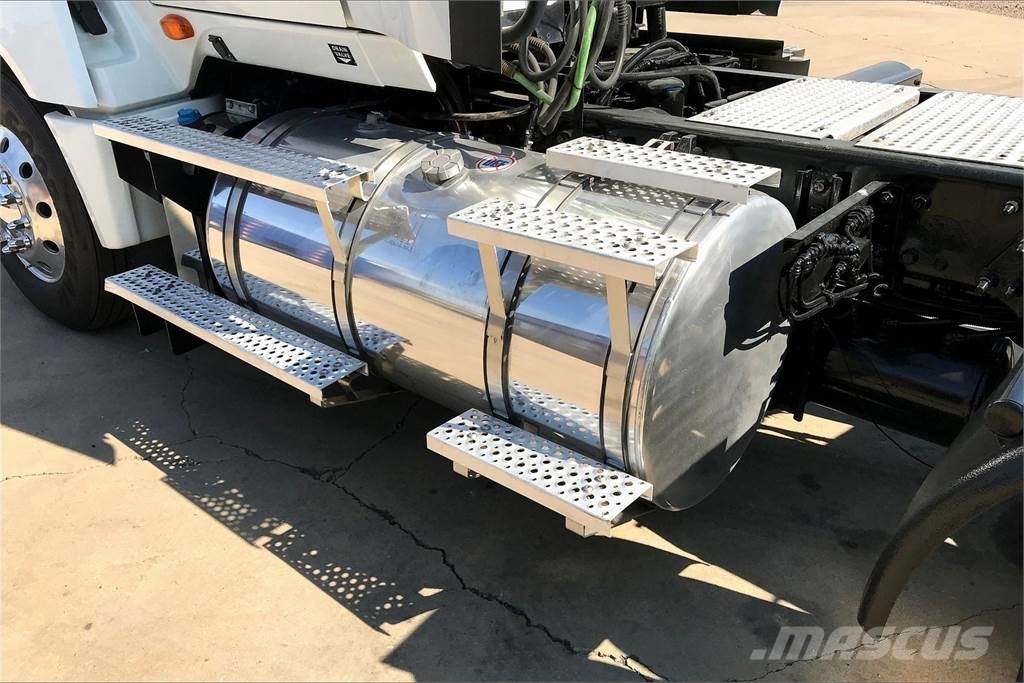 International LT625 6x4 Prime Movers