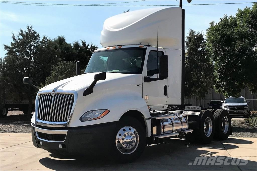 International LT625 6x4 Prime Movers
