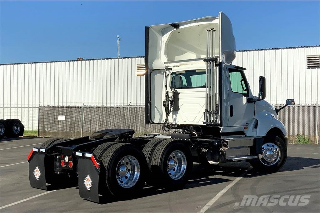 International LT625 6x4 Влекачи