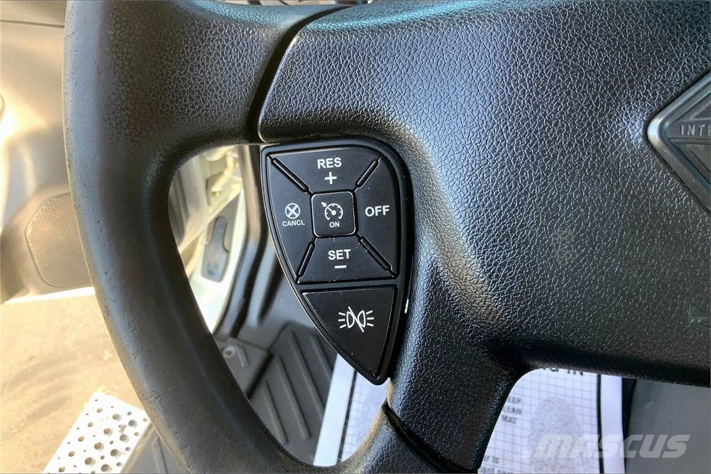 International LT625 6x4 Влекачи