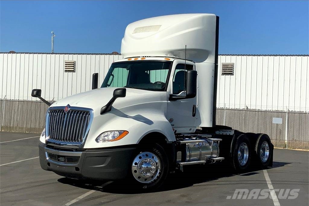 International LT625 6x4 Влекачи