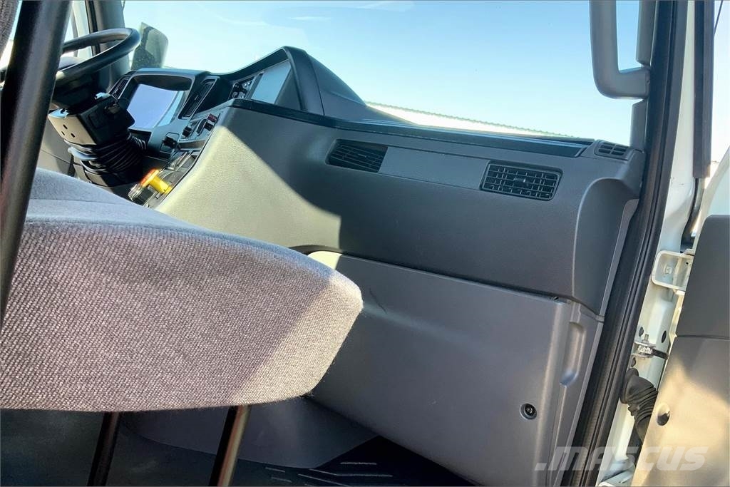 International LT625 6x4 Влекачи