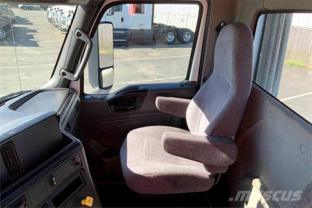 International LT625 6x4 Влекачи