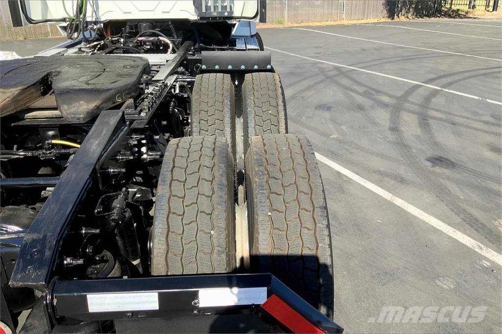 International LT625 6x4 Влекачи