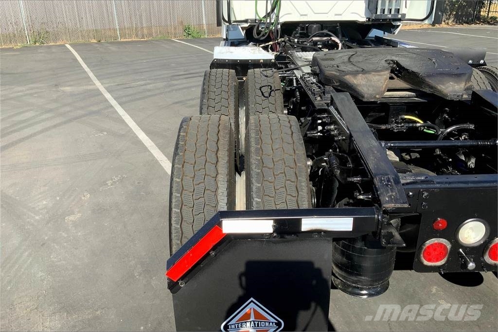International LT625 6x4 Влекачи