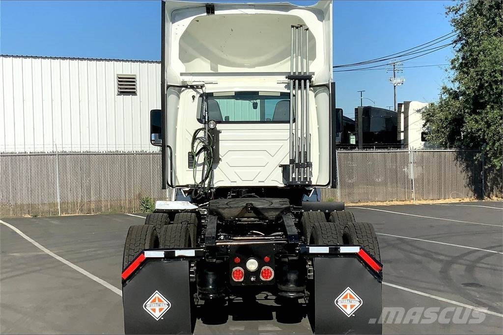 International LT625 6x4 Влекачи