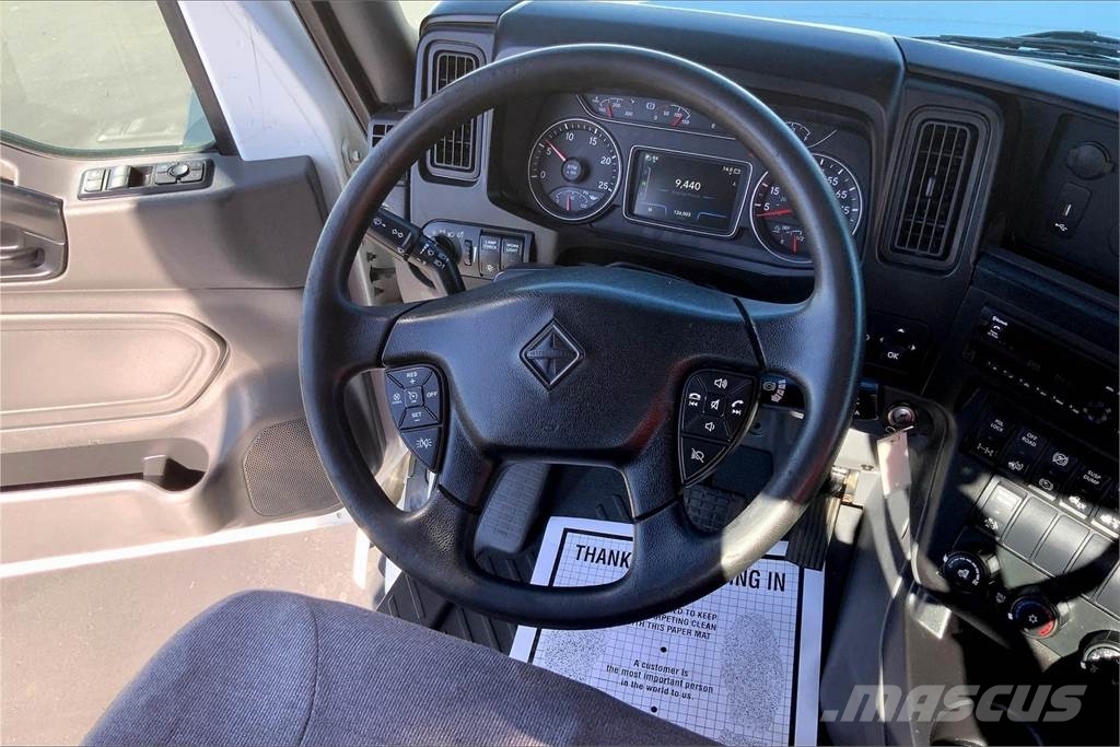 International LT625 6x4 Влекачи