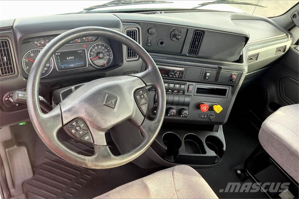 International LT625 6x4 Prime Movers