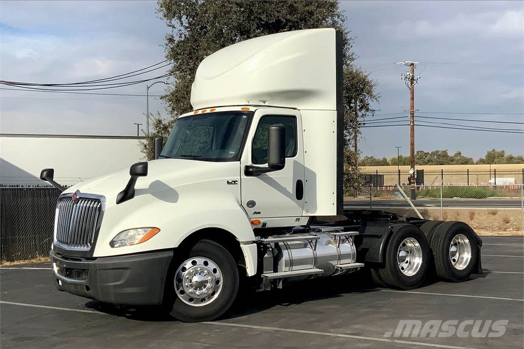 International LT625 6x4 Prime Movers
