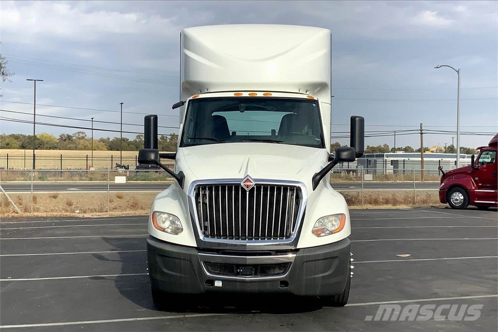 International LT625 6x4 Prime Movers