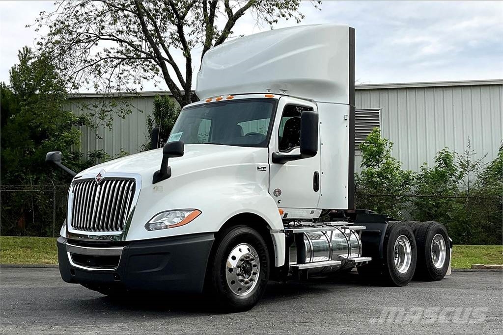 International LT625 6x4 Τράκτορες