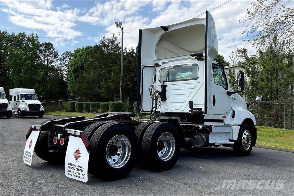 International LT625 6x4 Prime Movers