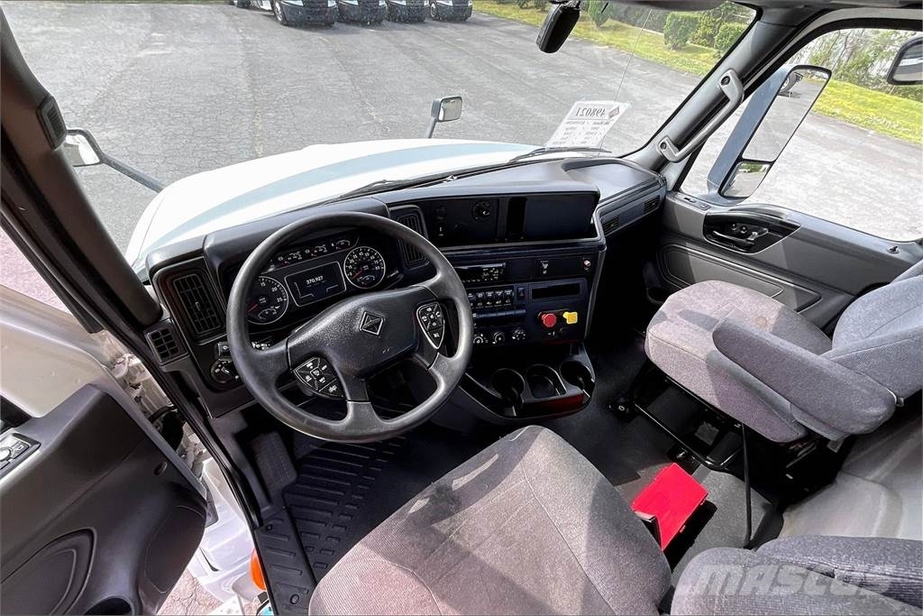 International LT625 6x4 Prime Movers