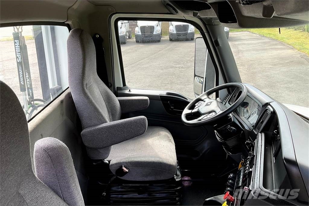 International LT625 6x4 Prime Movers