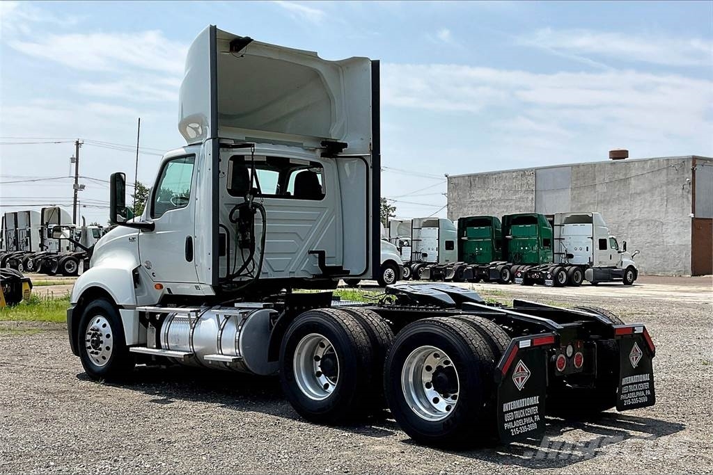 International LT625 6x4 Prime Movers