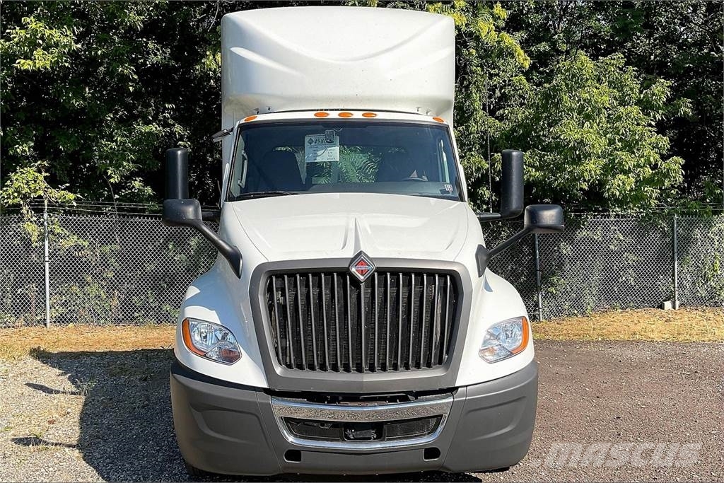 International LT625 6x4 Prime Movers