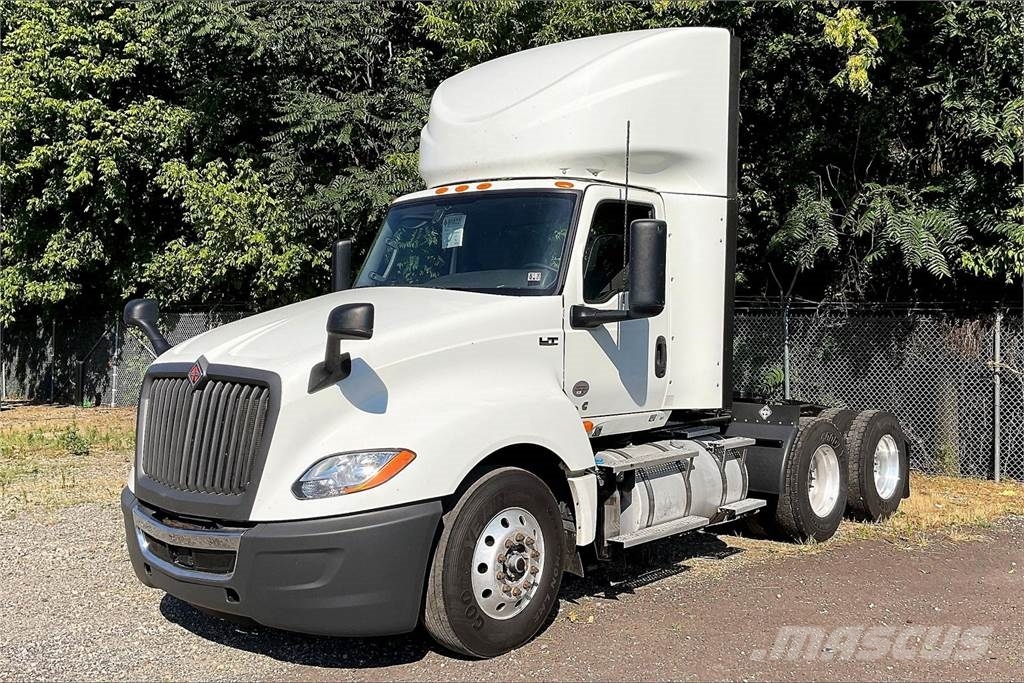 International LT625 6x4 Prime Movers