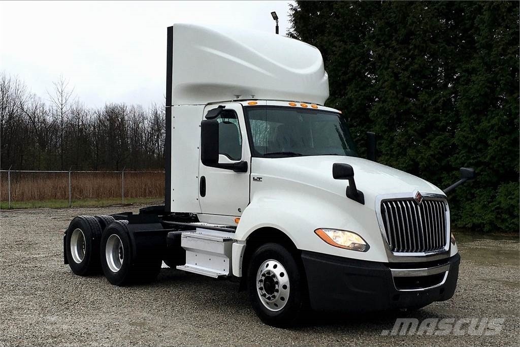 International LT625 6x4 Prime Movers