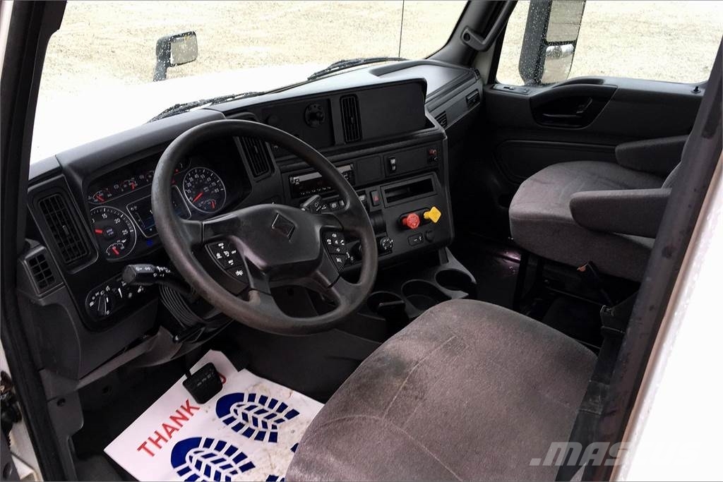 International LT625 6x4 Prime Movers