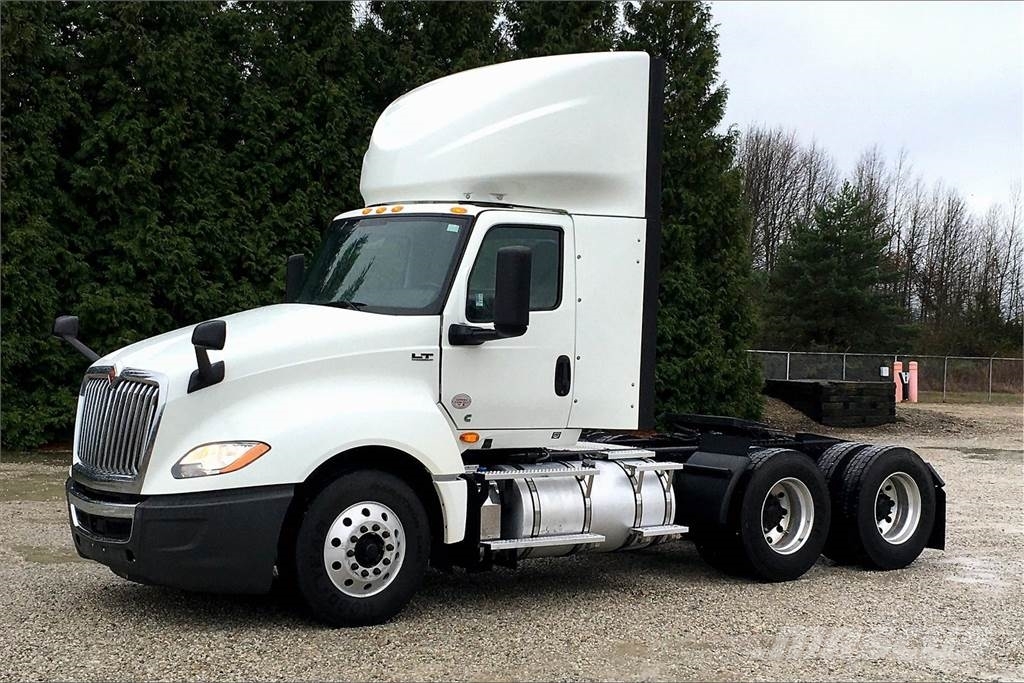 International LT625 6x4 Prime Movers